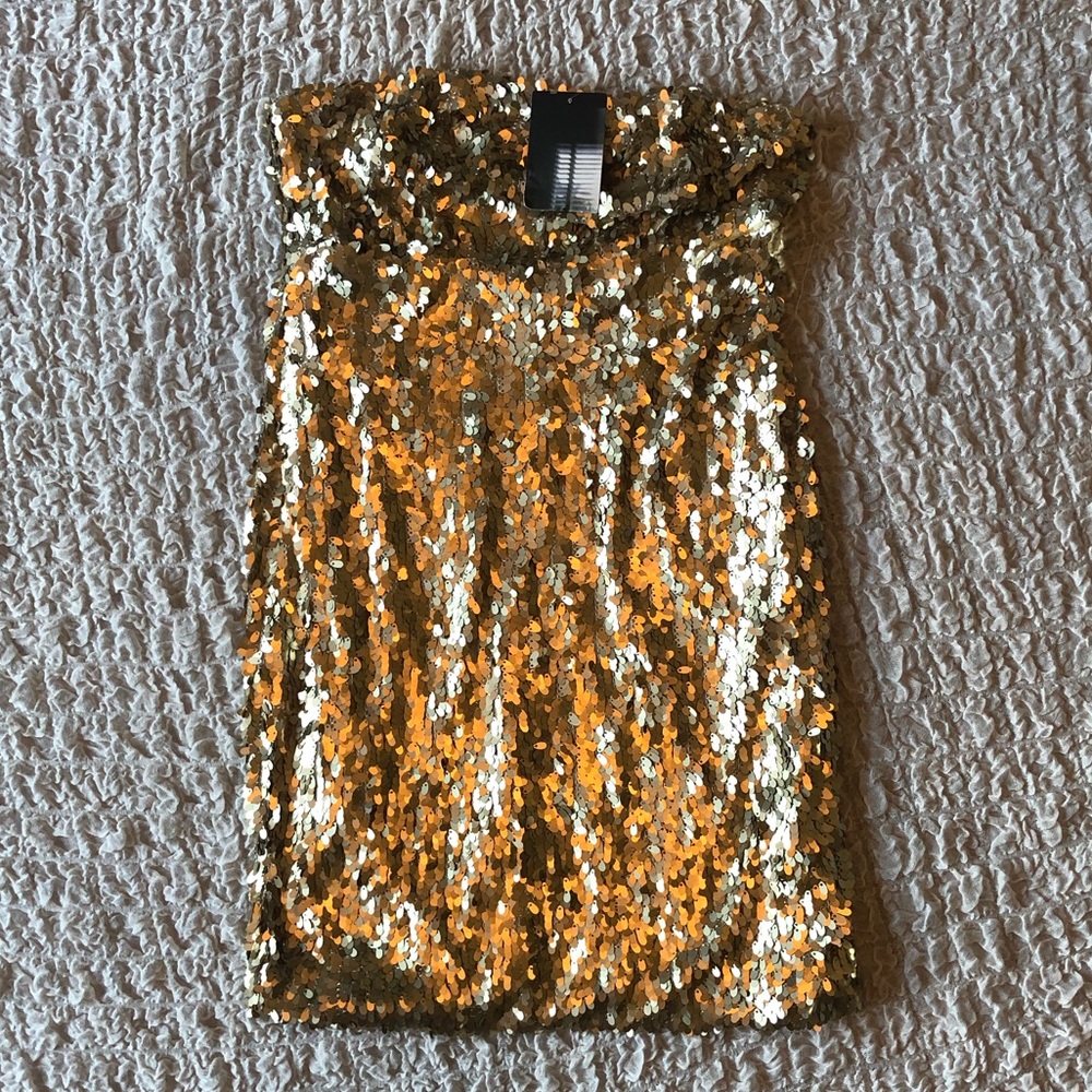NWT Sparkle and Fade Gold sequin strapless mini